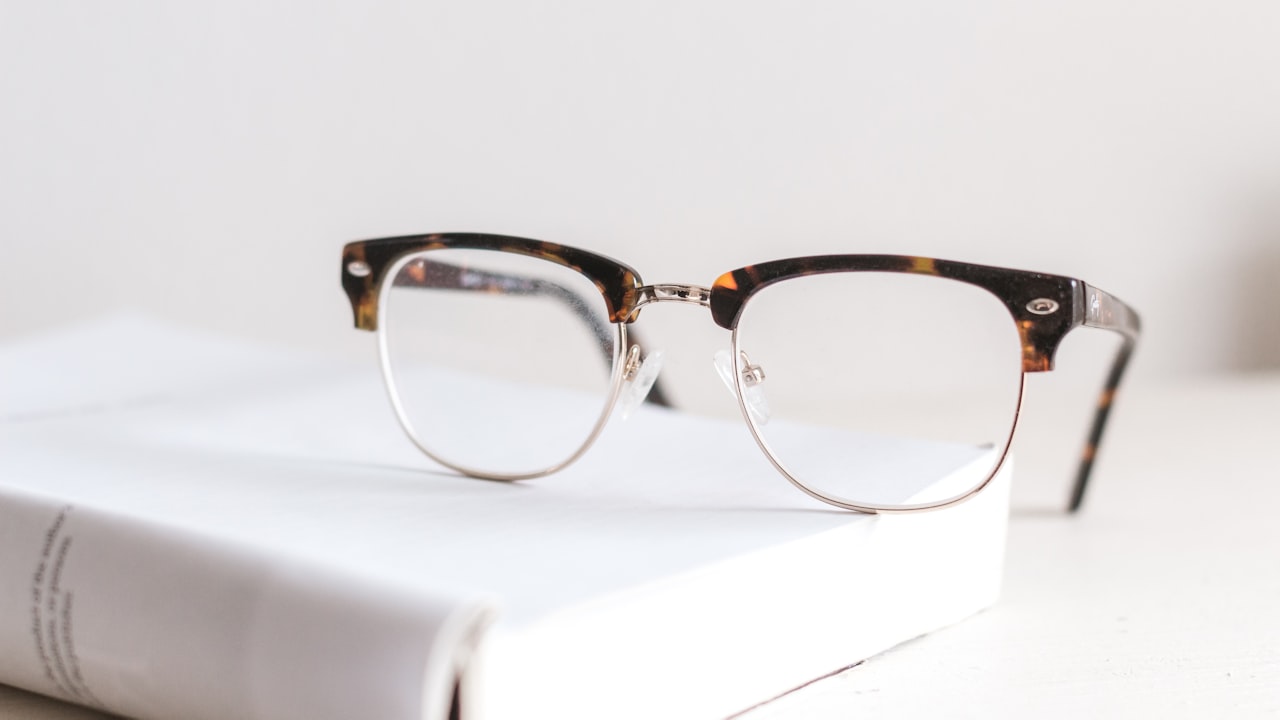 ¿Cada Cuánto Debes Cambiar tus Lentes Graduados?